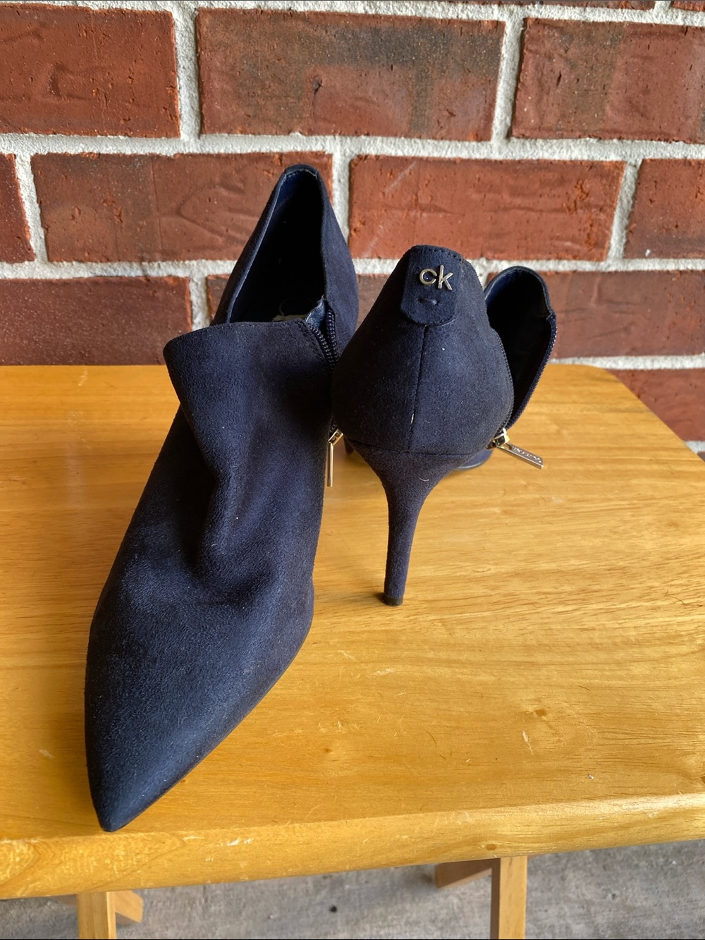 Calvin Klein Navy Pointed Toe Suede Ankle Booties with Side Zip Size 10